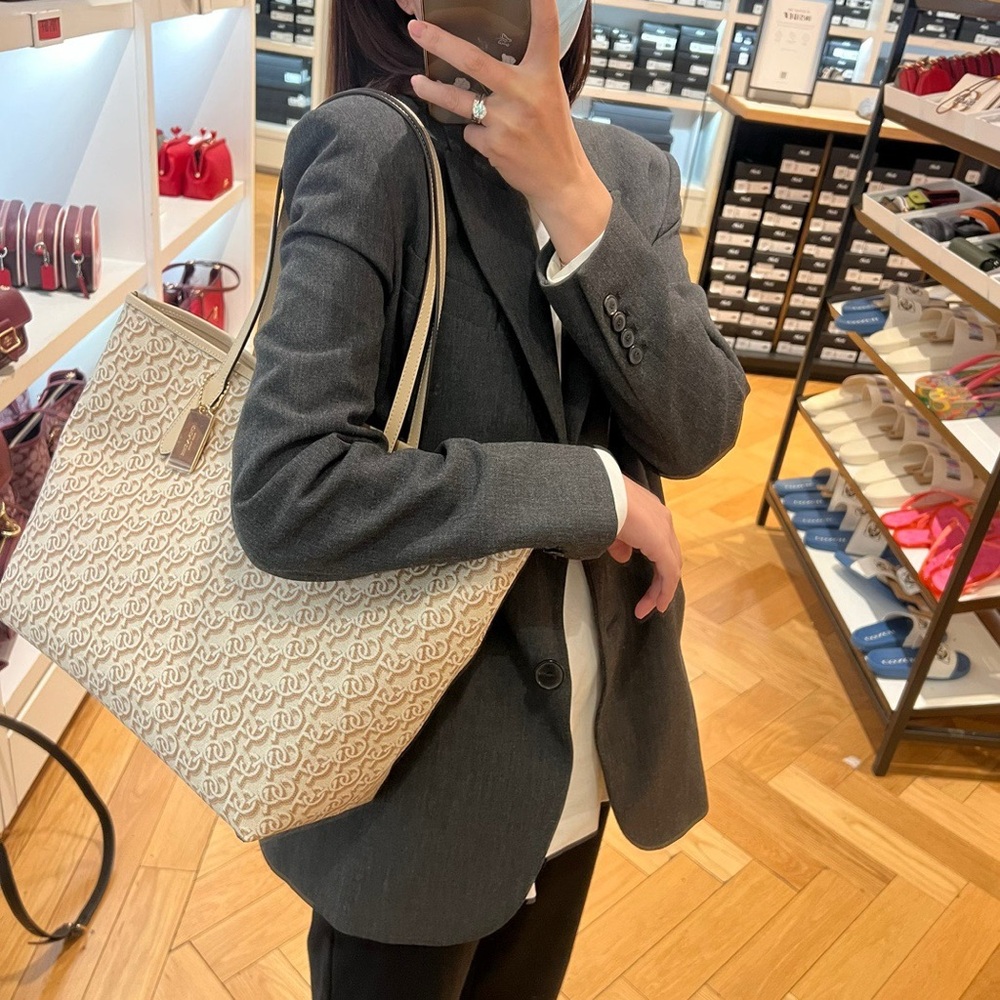 NWT Coach CF342 City Tote With Coach Monogram Print IN Chalk - Picture 5 of 6